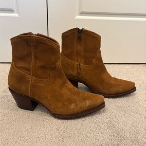 Tecovas The Daisy Brown Suede Ankle Booties. Women’s 6.5 B